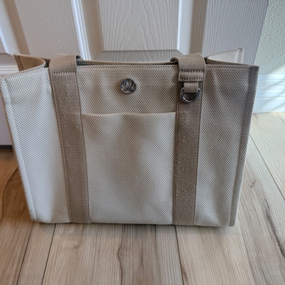 Lululemon Two-Tone Canvas Tote Bag 10L - Picture 3 of 8